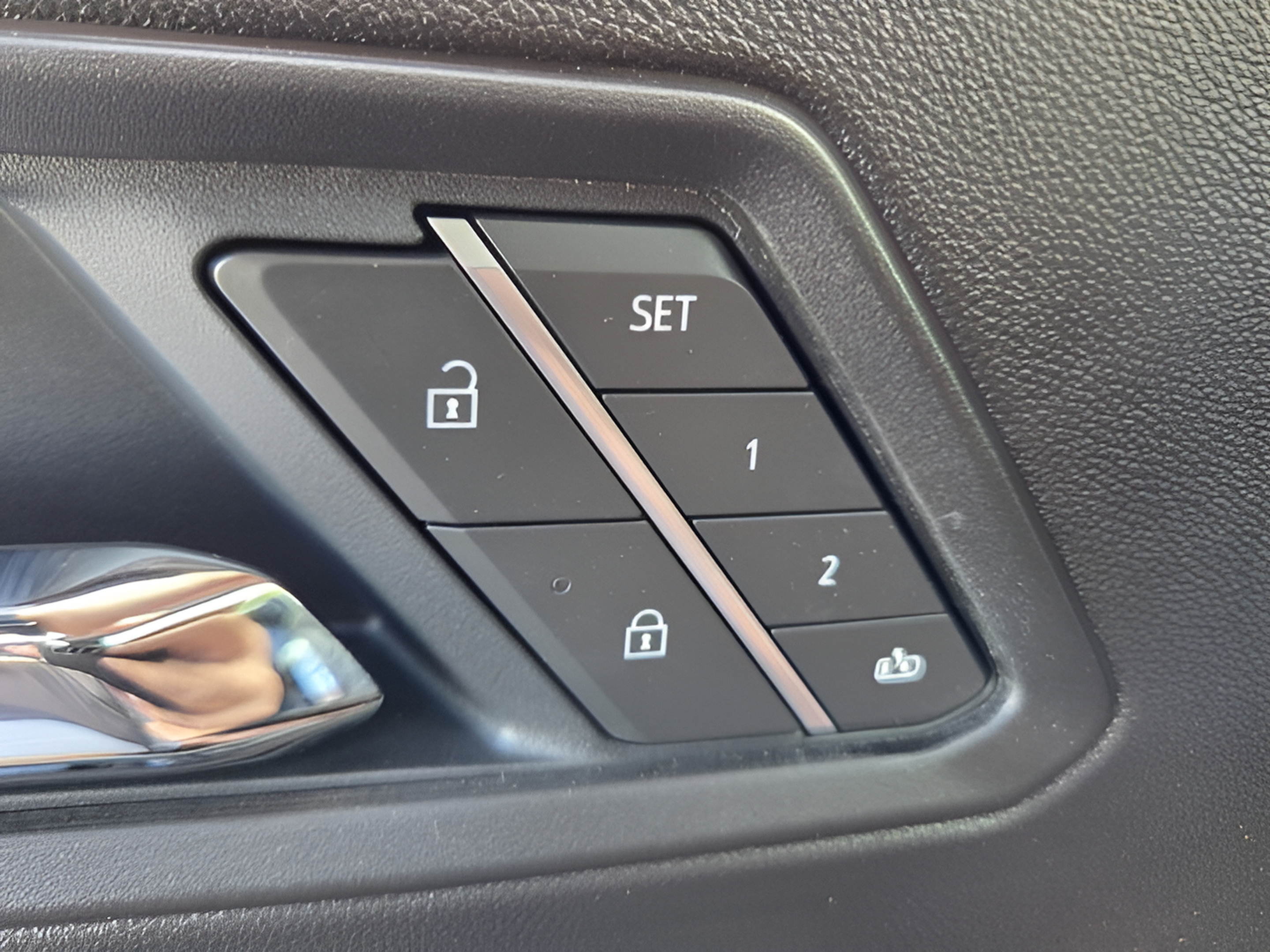 New 2026 Chevrolet Colorado ZR2 w/ Technology Package AWD/4WD image 31