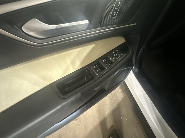 Used 2018 Ford Edge SEL FWD image 19