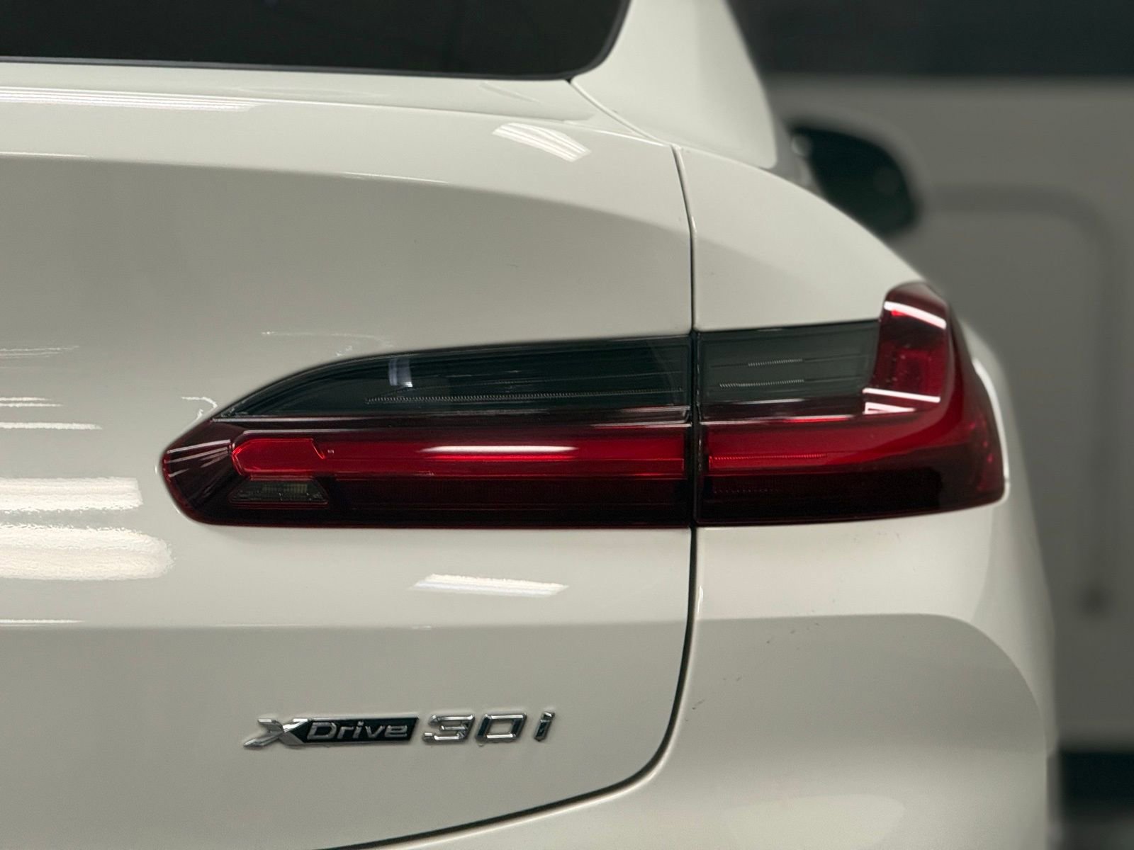 Used 2023 BMW X4 xDrive30i w/ Convenience Package image 11