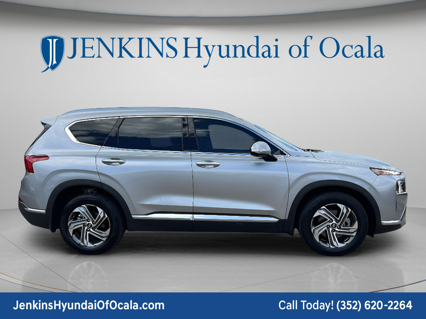 Certified 2023 Hyundai Santa Fe SEL w/ Premium Package FWD image 2
