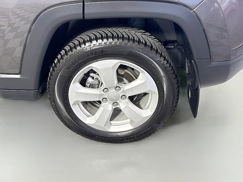 Used 2022 Jeep Compass Latitude image 28