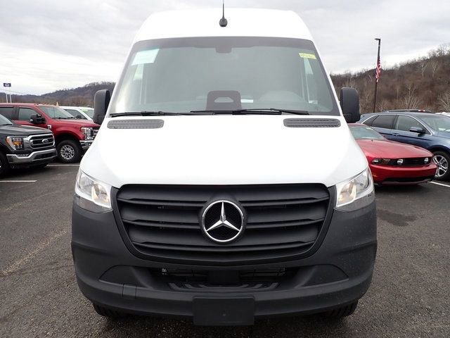 Used 2025 Mercedes-Benz Sprinter 2500 image 9
