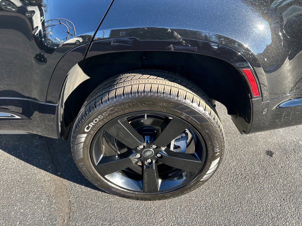 Used 2023 Land Rover Defender 130 X-Dynamic SE image 36