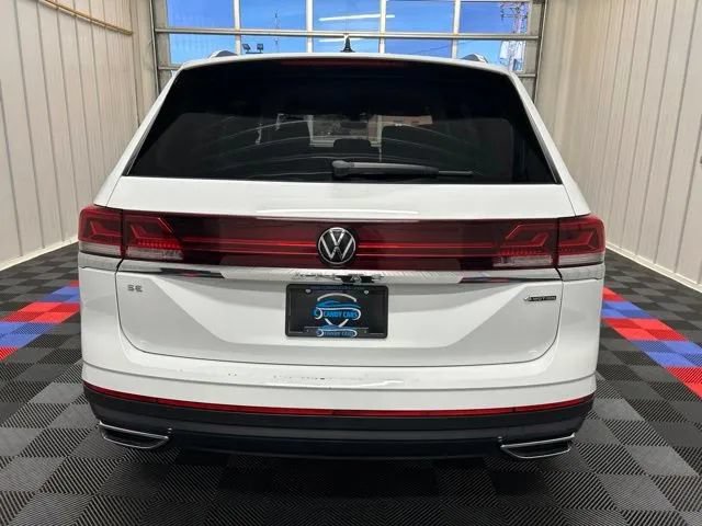 Used 2024 Volkswagen Atlas SE AWD/4WD image 4