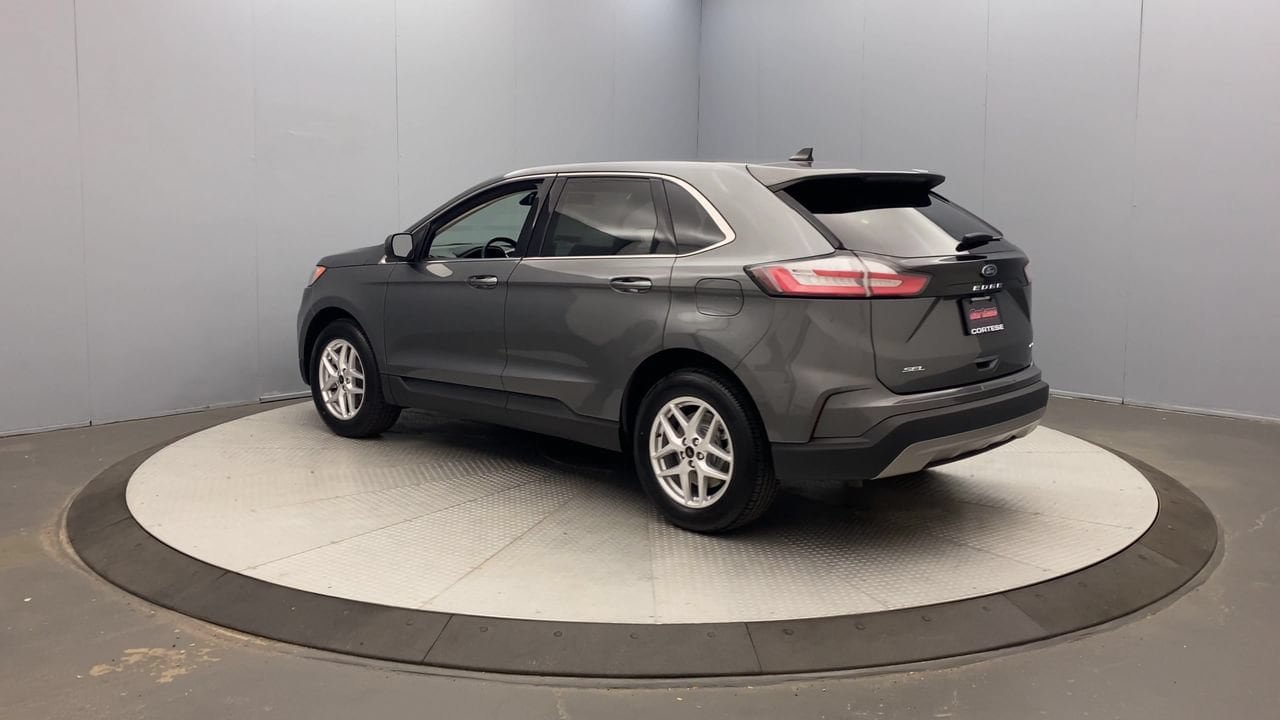 Used 2024 Ford Edge SEL AWD/4WD image 3