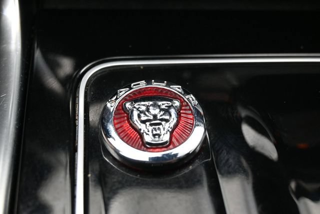 Used 2020 Jaguar XE S RWD image 28