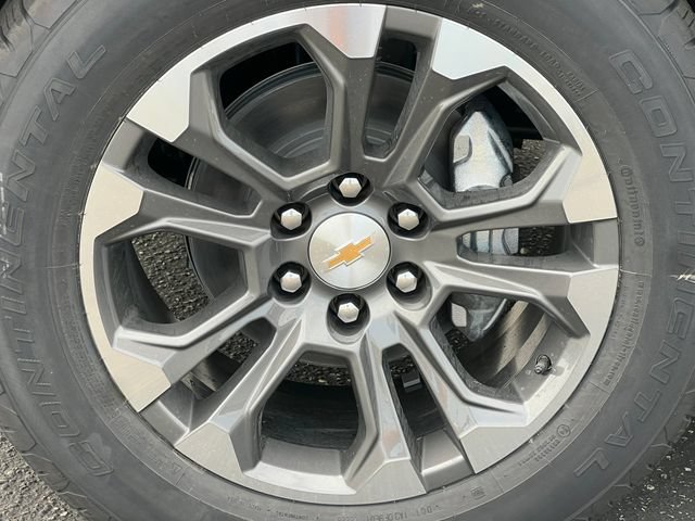 New 2026 Chevrolet Suburban LT w/ Comfort Package AWD/4WD image 9