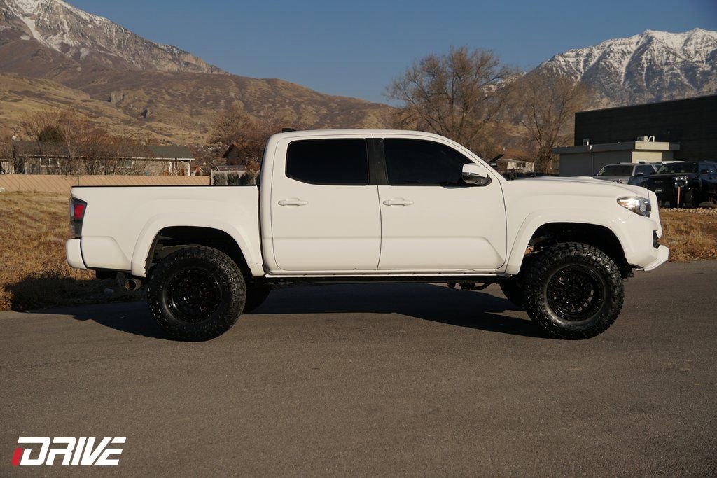 Used 2021 Toyota Tacoma TRD Sport w/ Advanced Technology Package image 12