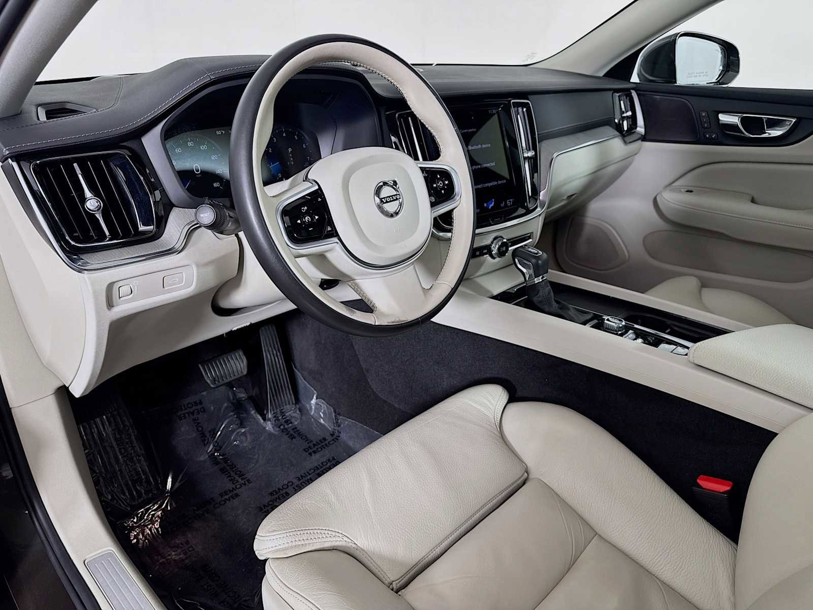 Used 2021 Volvo S60 T5 Inscription image 9