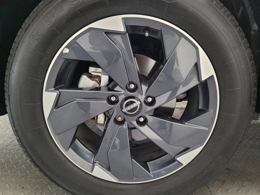 Used 2025 Nissan Rogue SV AWD/4WD image 31
