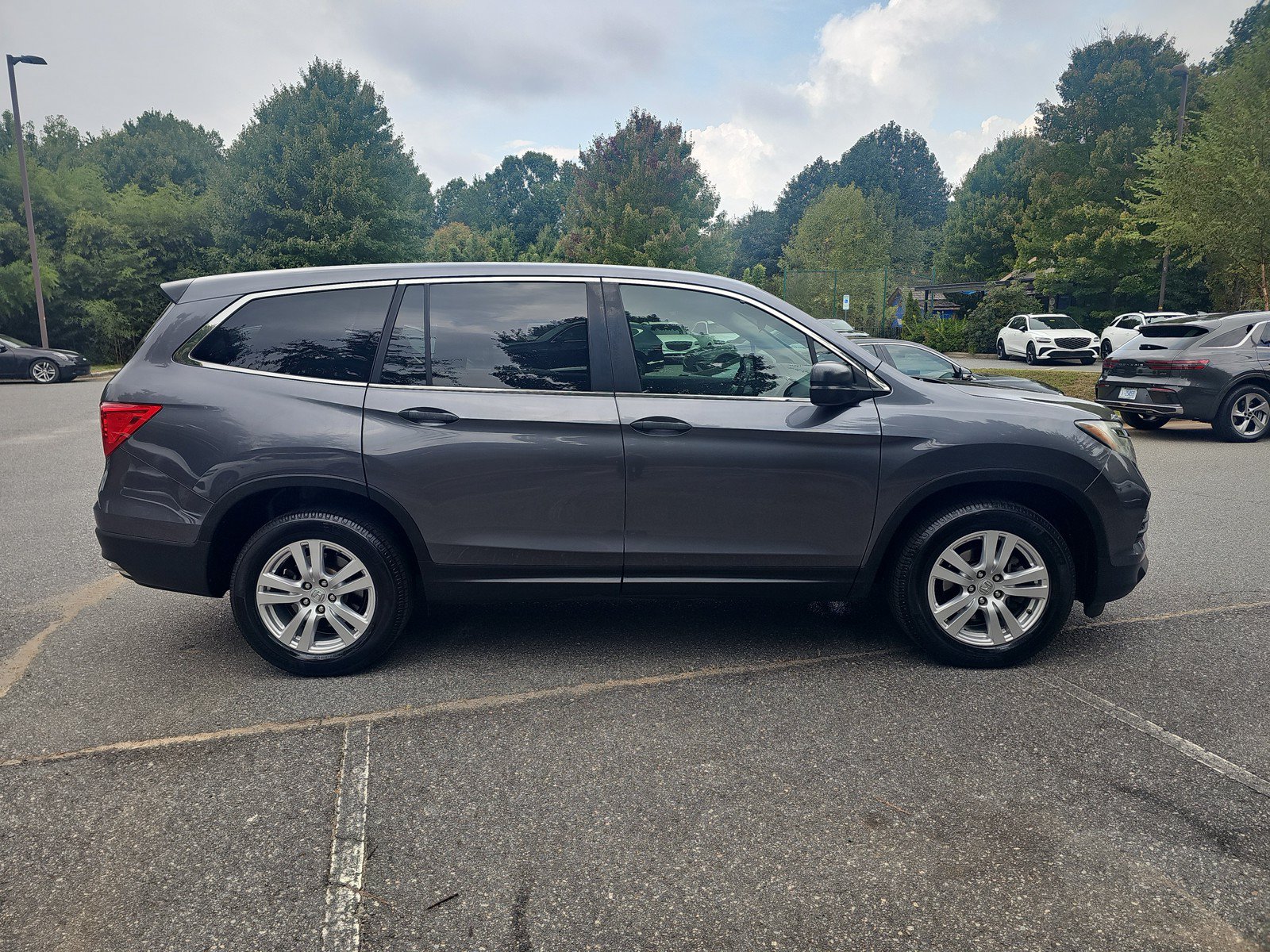 Used 2016 Honda Pilot LX image 4