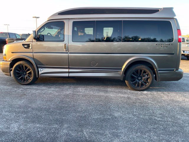 Used 2021 Chevrolet Express 2500 RWD image 7
