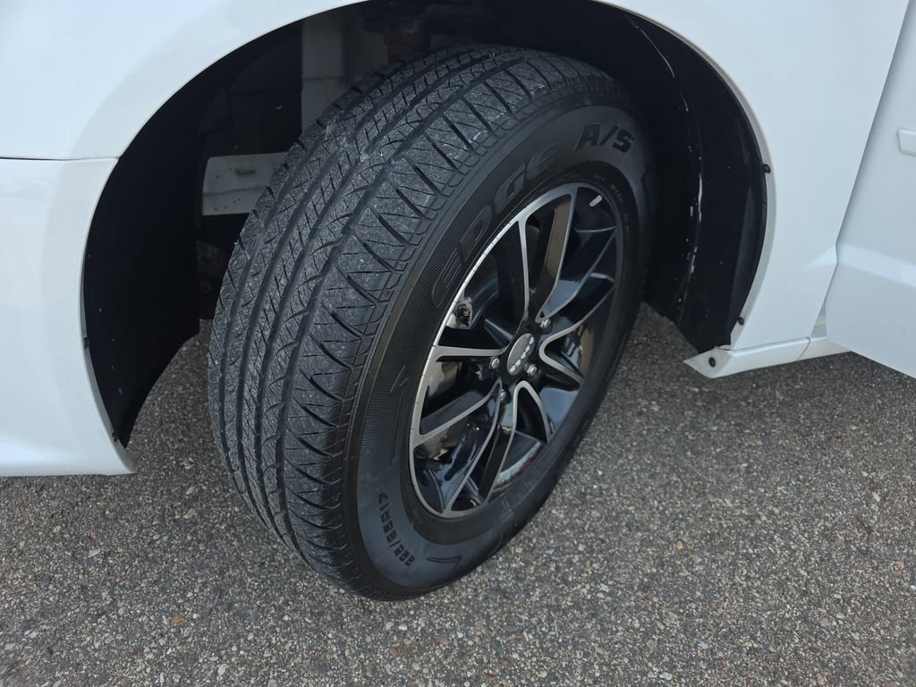 Used 2017 Dodge Grand Caravan GT image 36