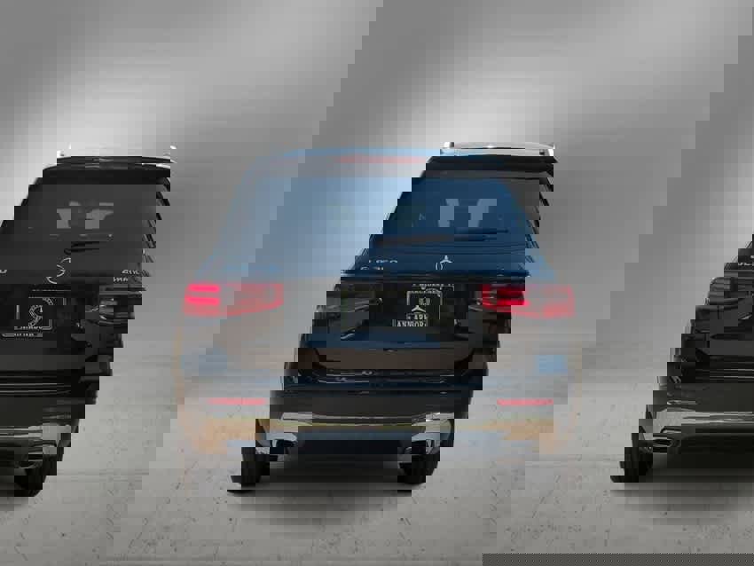 Used 2025 Mercedes-Benz GLB 250 4MATIC image 7