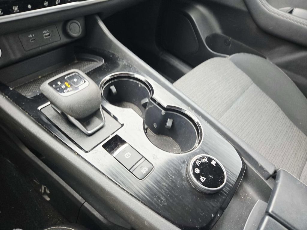 Used 2023 Nissan Rogue SV image 29