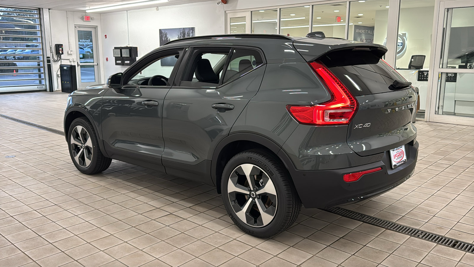 New 2026 Volvo XC40 B5 Plus w/ Protection Package Premier AWD/4WD image 7
