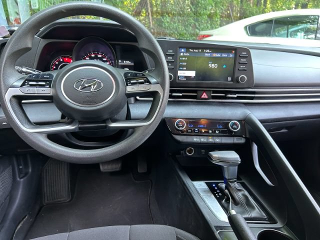 Used 2021 Hyundai Elantra SEL FWD image 11