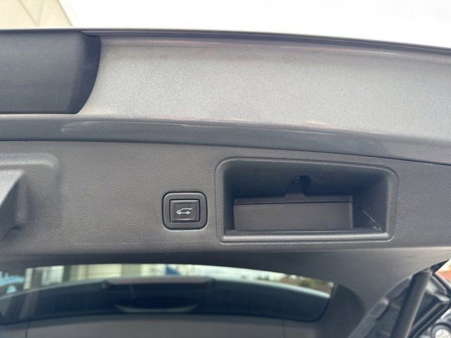 Used 2020 GMC Terrain SLT w/ Preferred Package image 10