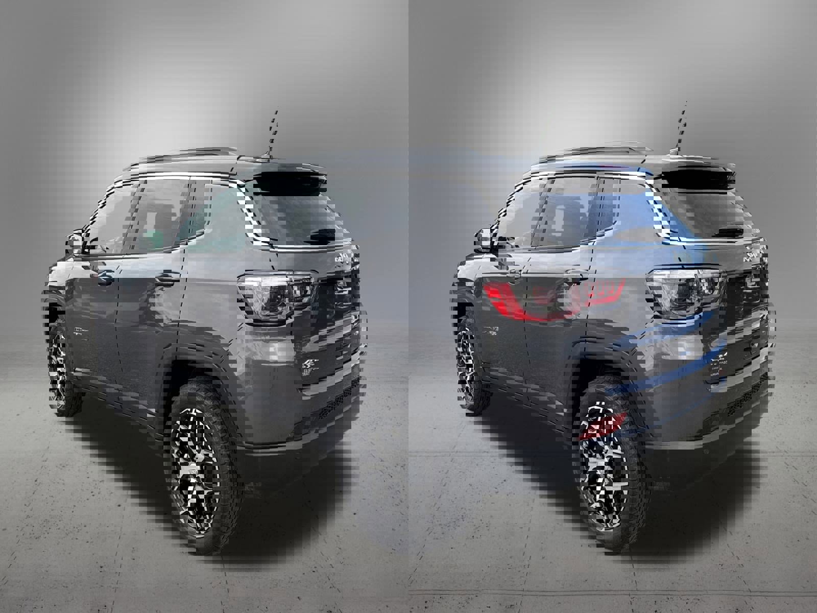 Used 2024 Jeep Compass Limited image 3