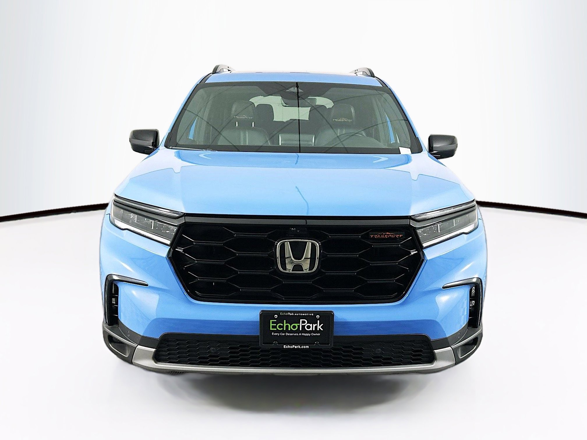 Used 2025 Honda Pilot TrailSport image 2