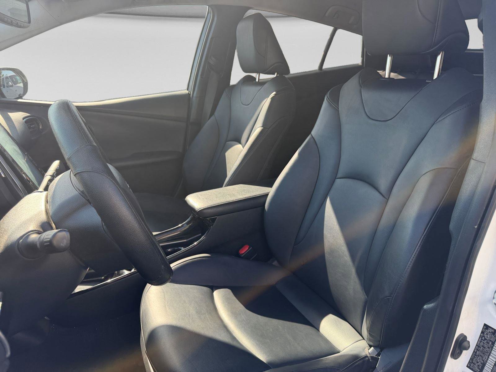 Used 2017 Toyota Prius Prime Advanced w/ Carpet Mat Package FWD image 13