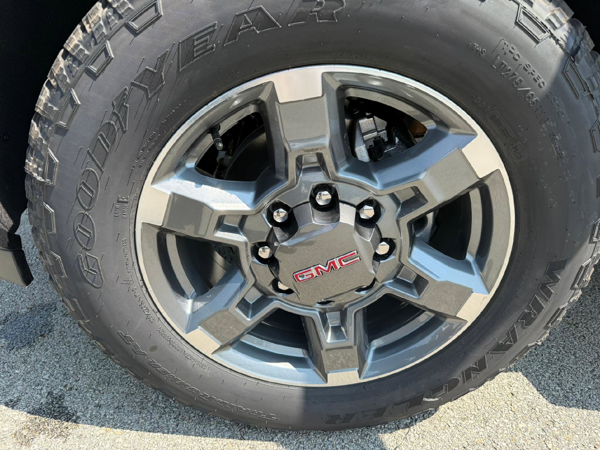 New 2025 GMC Sierra 2500 SLT w/ SLT Premium Package image 9