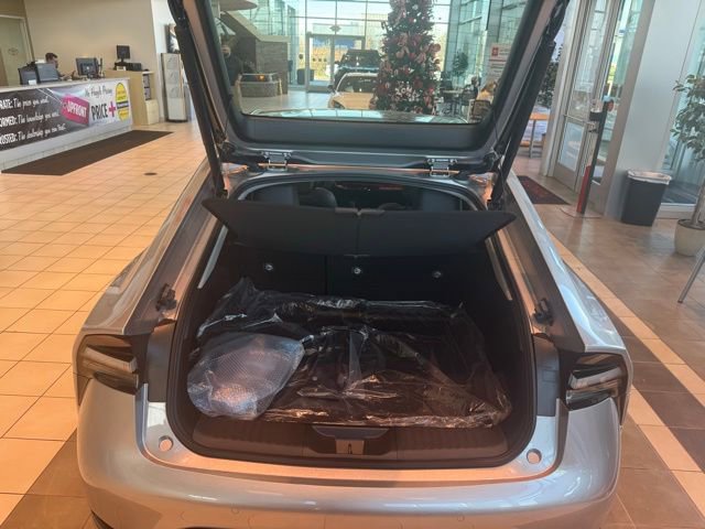 New 2025 Toyota Prius Plug-In Hybrid image 16