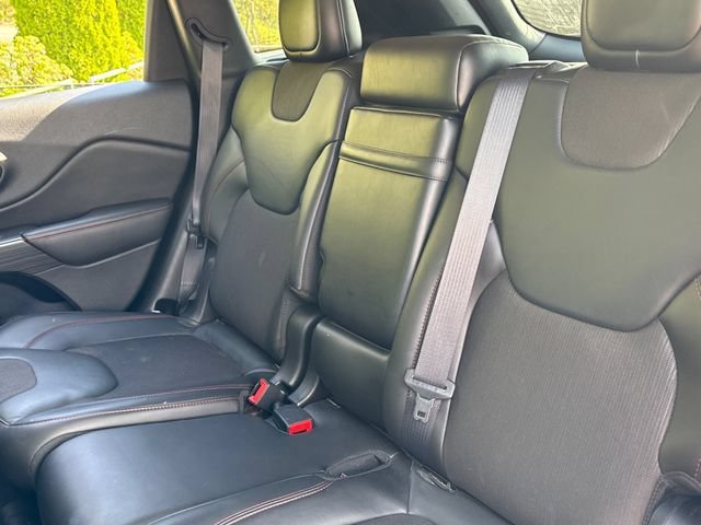 Used 2015 Jeep Cherokee Trailhawk AWD/4WD image 15