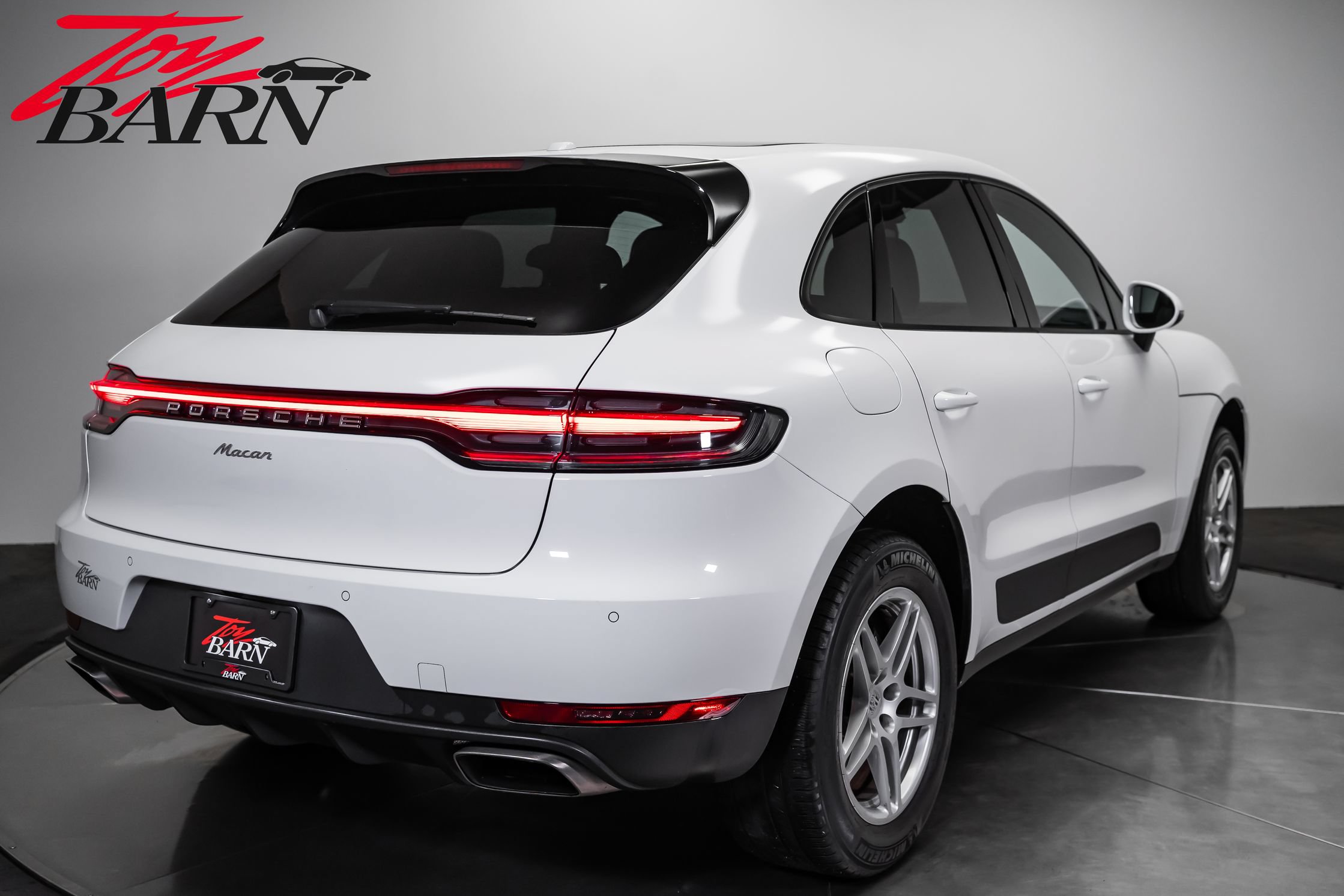 Used 2021 Porsche Macan AWD/4WD image 12