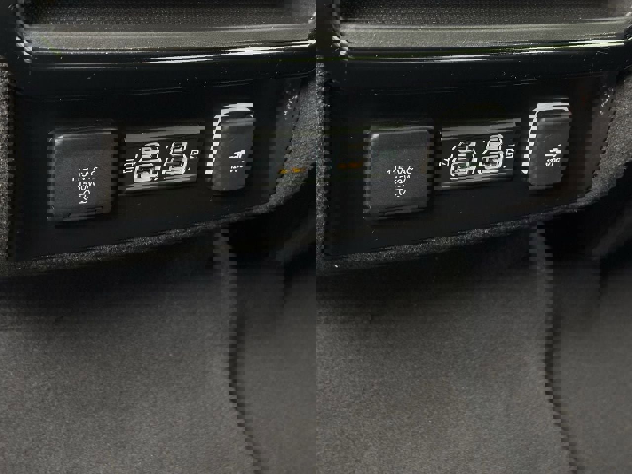 Used 2024 Jeep Wagoneer L Series II image 22