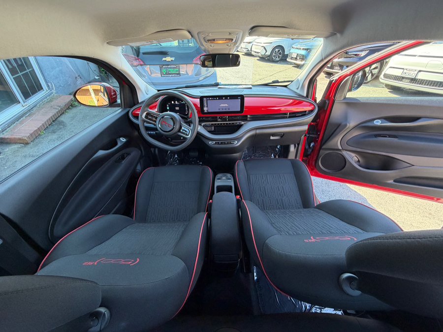 Used 2024 FIAT 500 e (RED) image 21
