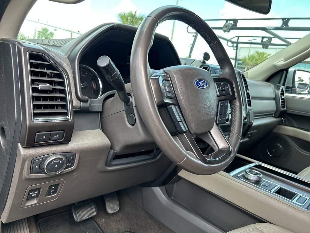 Used 2021 Ford Expedition Limited RWD image 10