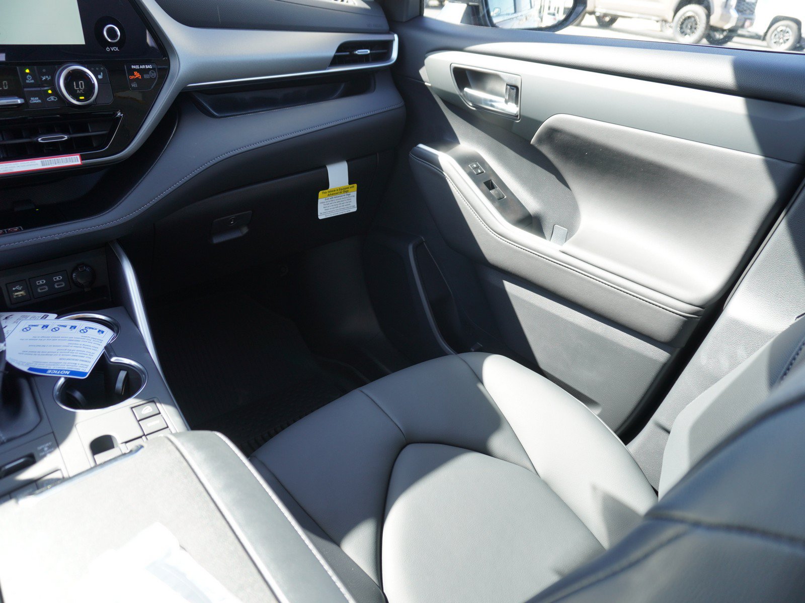 New 2026 Toyota Highlander XLE AWD/4WD image 19