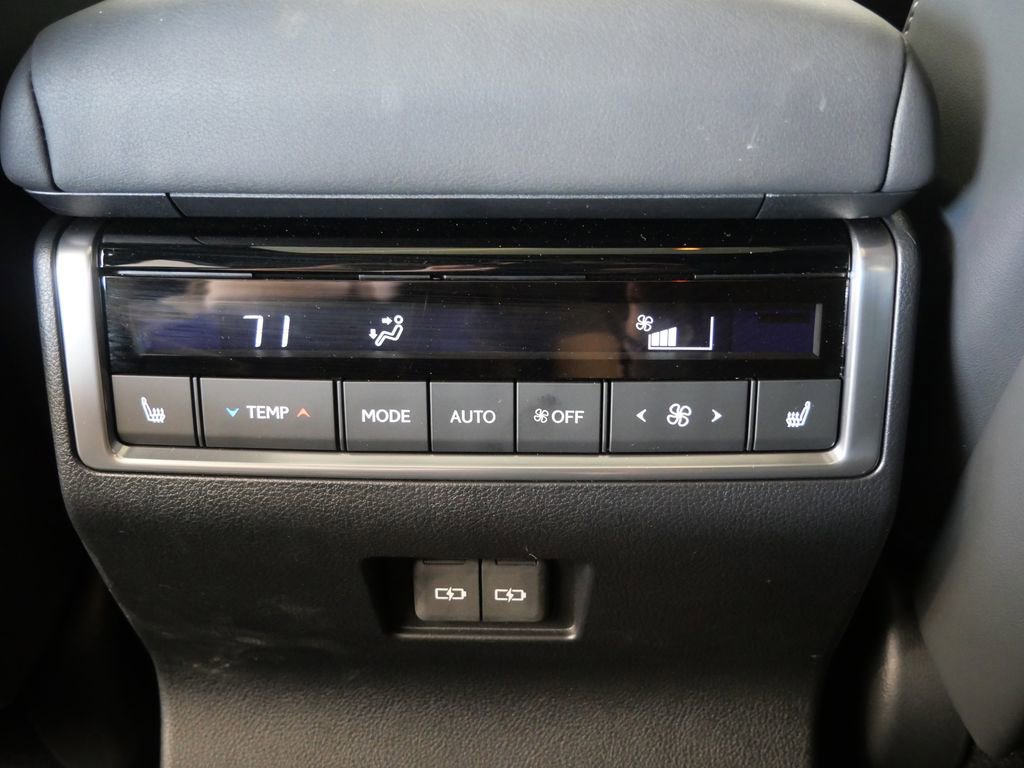 Used 2026 Lexus GX 550 w/ Accessory Package (2T) AWD/4WD image 38