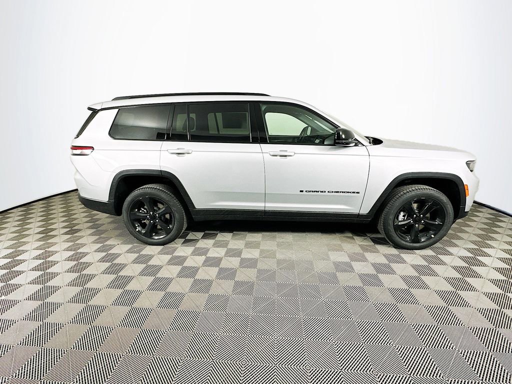 New 2025 Jeep Grand Cherokee L Limited w/ Black Appearance Package image 11