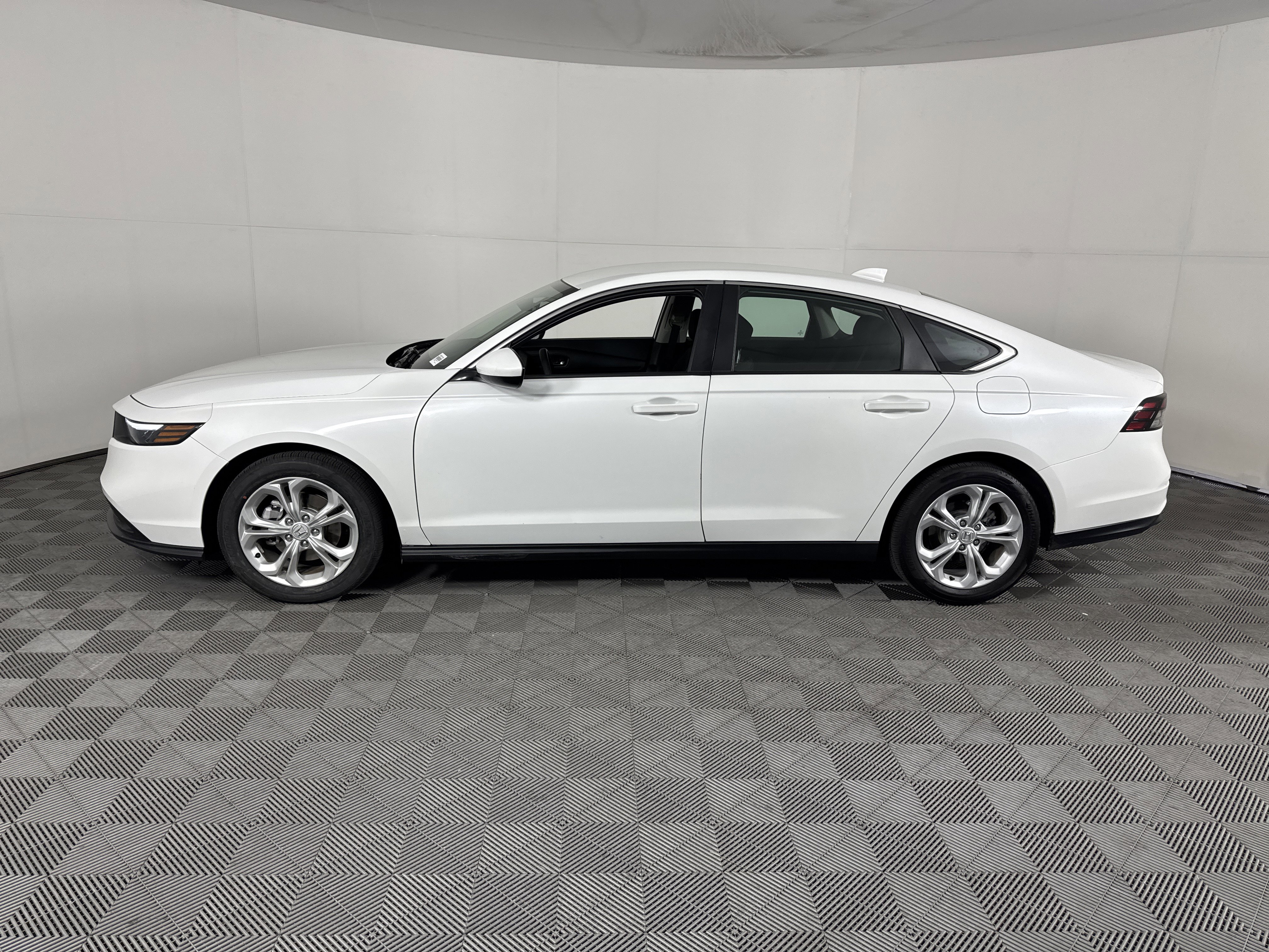 Certified 2024 Honda Accord LX image 7