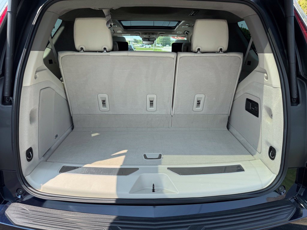 Certified 2023 Cadillac Escalade Premium Luxury Platinum w/ Heavy-Duty Trailer Package AWD/4WD image 30