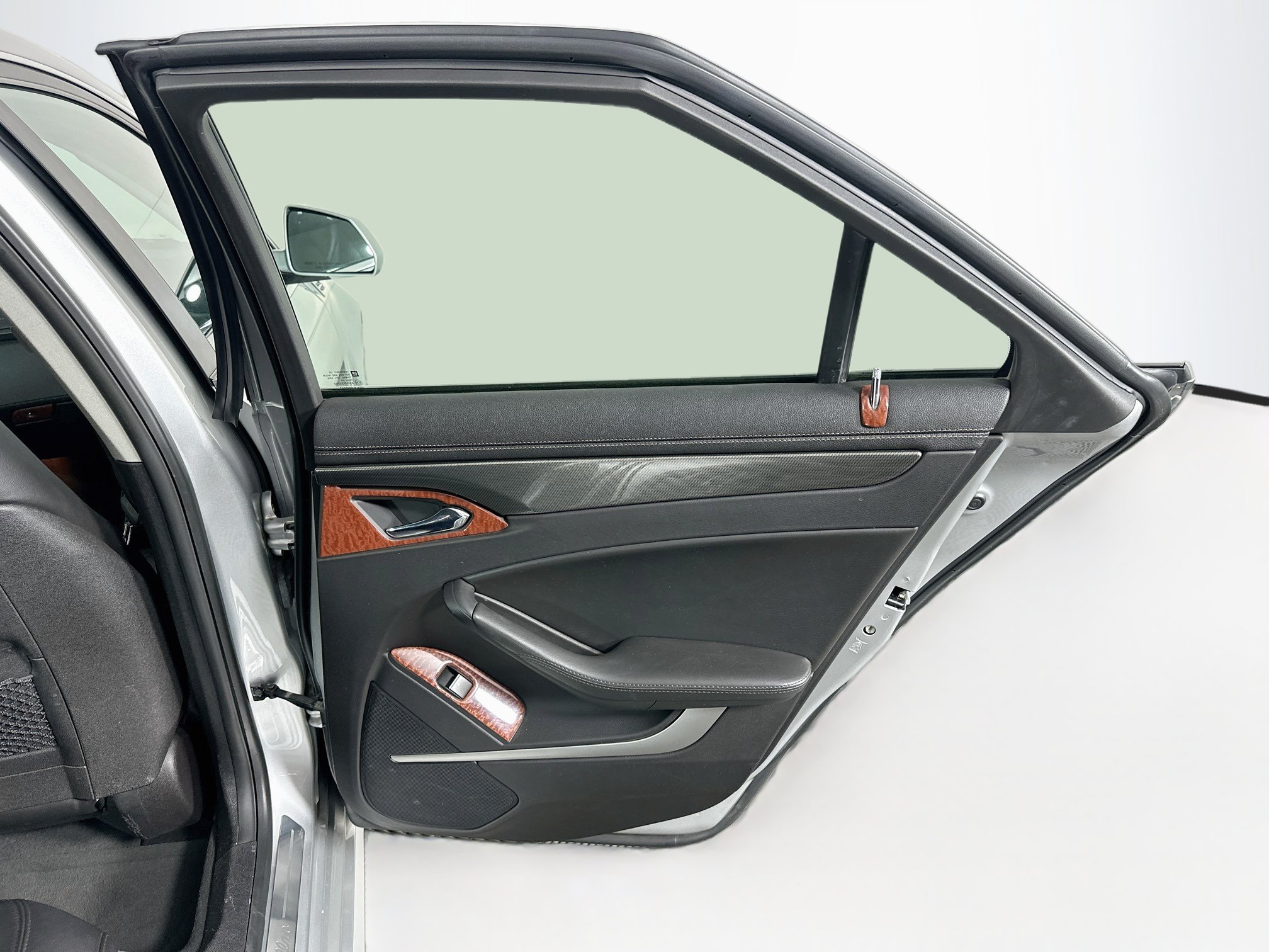 Used 2010 Cadillac CTS Wagon RWD image 27