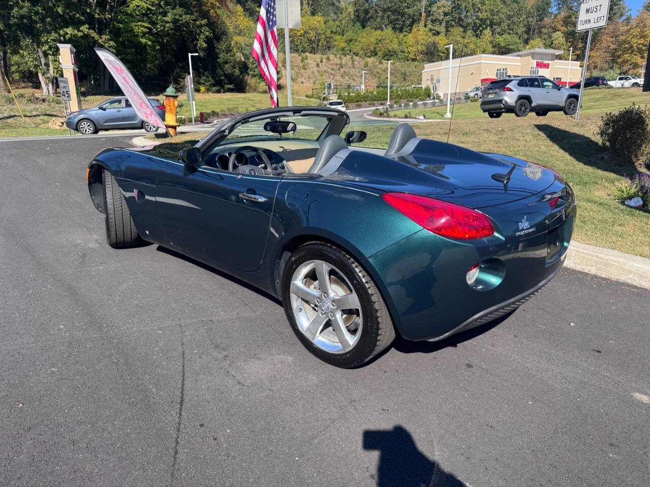 Used 2007 Pontiac Solstice Convertible w/ Premium Package image 3