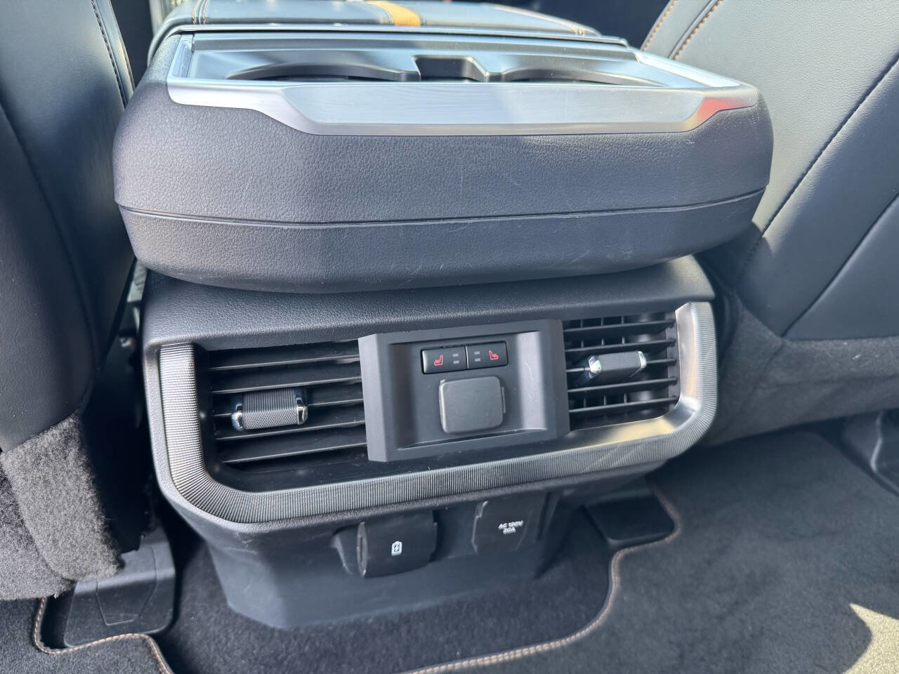 Used 2023 Ford F150 Platinum w/ FX4 Off-Road Package image 19