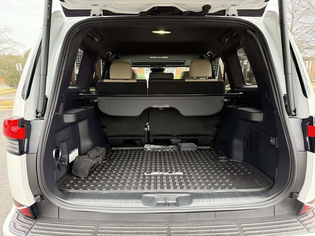Used 2025 Lexus GX 550 Overtrail+ w/ Mark Levinson an image 27