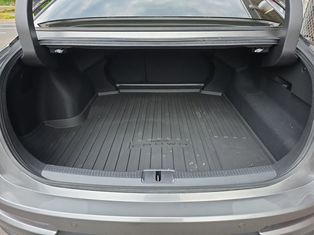 Used 2024 Toyota Crown AWD/4WD image 32