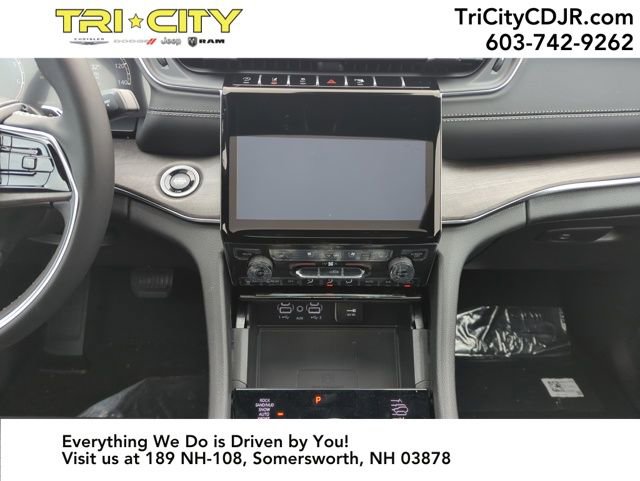 New 2025 Jeep Grand Cherokee L Overland w/ Luxury Tech Group IV image 13