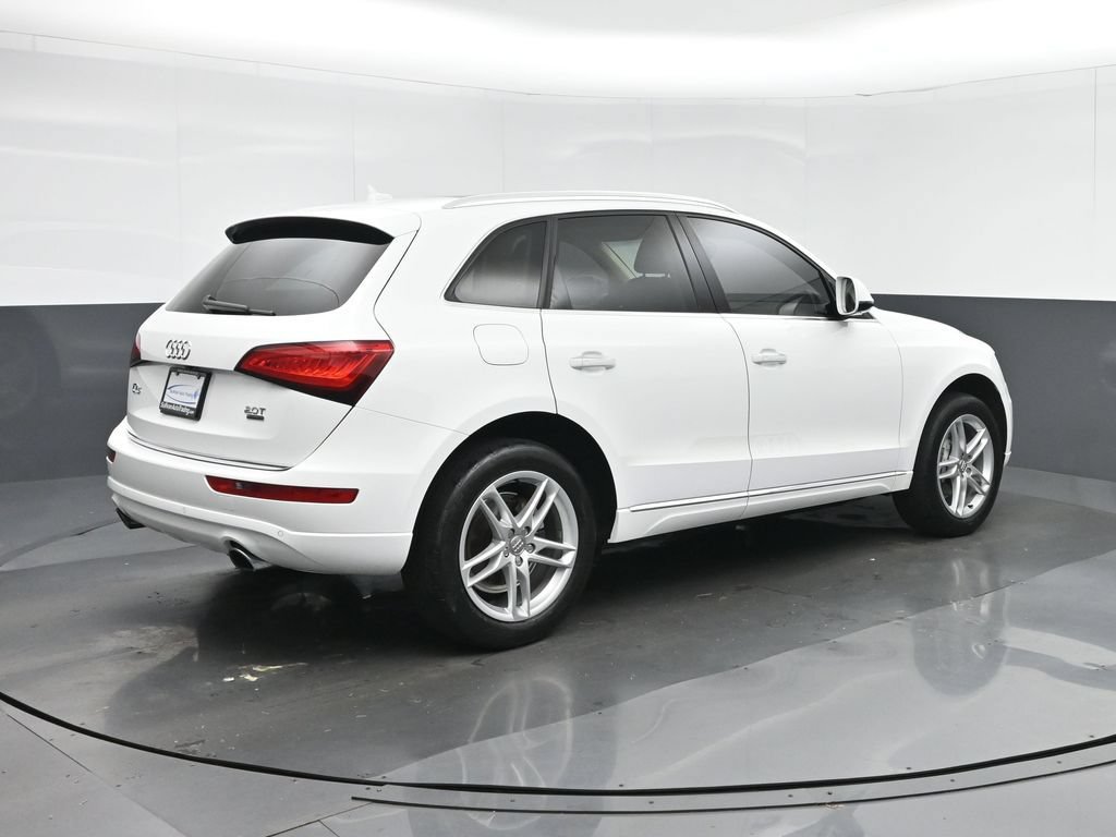 Used 2017 Audi Q5 2.0T Premium Plus w/ Technology Package AWD/4WD image 7