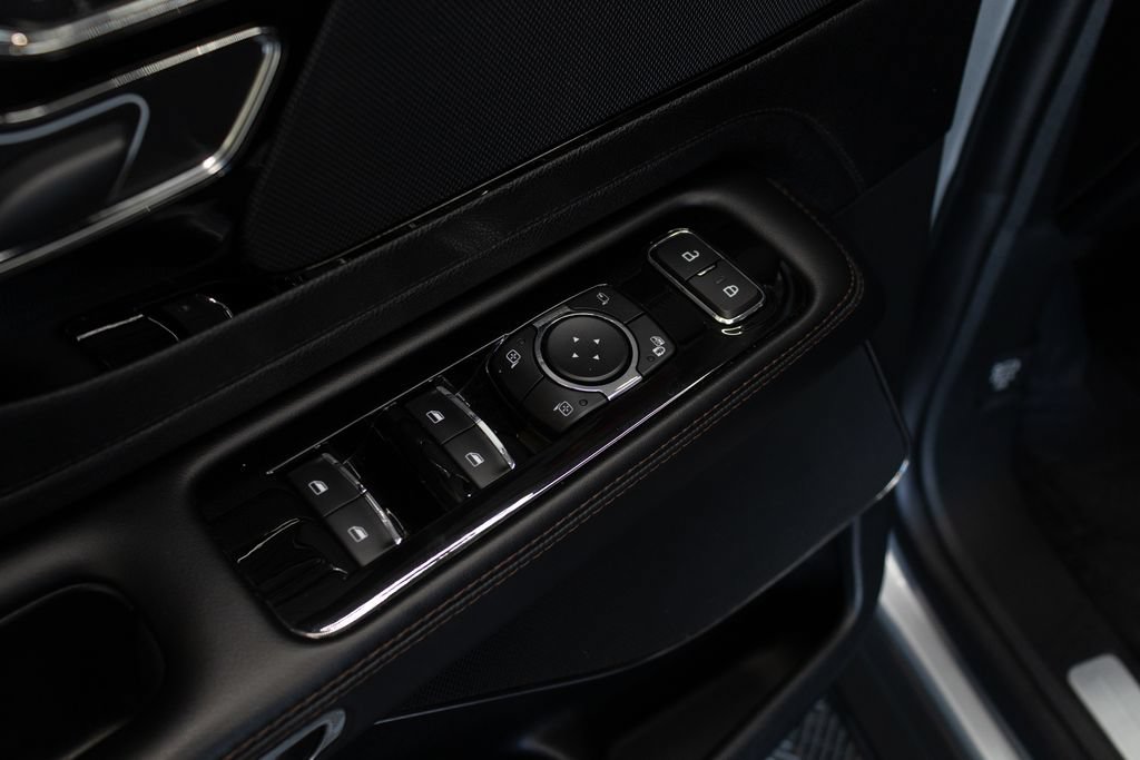 Used 2023 Lincoln Aviator AWD image 17