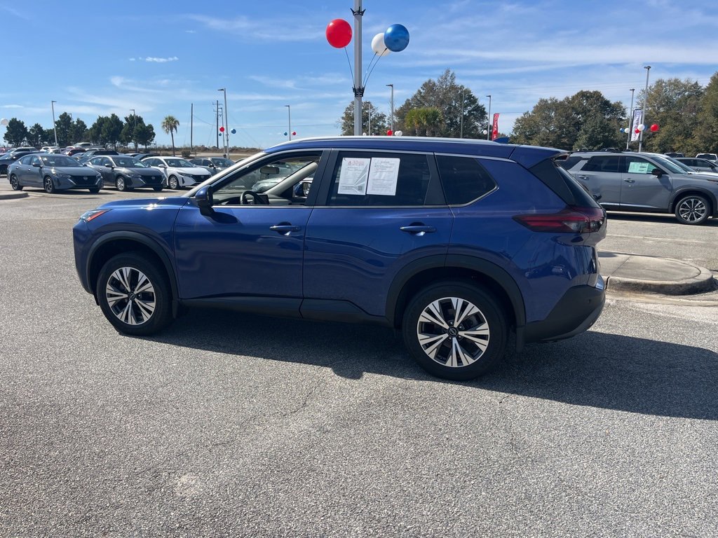 Used 2022 Nissan Rogue SV w/ SV Premium Package image 4