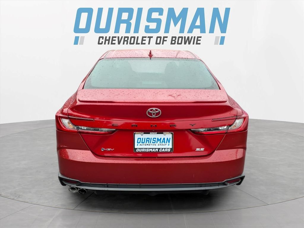 Used 2025 Toyota Camry SE FWD image 4