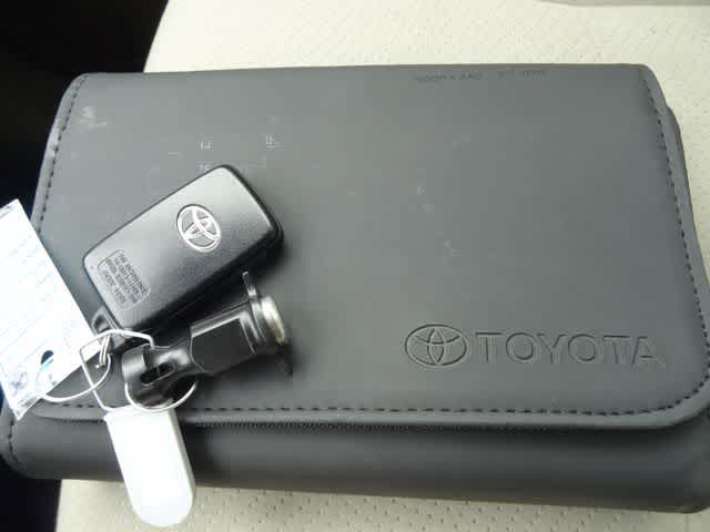Used 2010 Toyota Prius Five FWD image 29