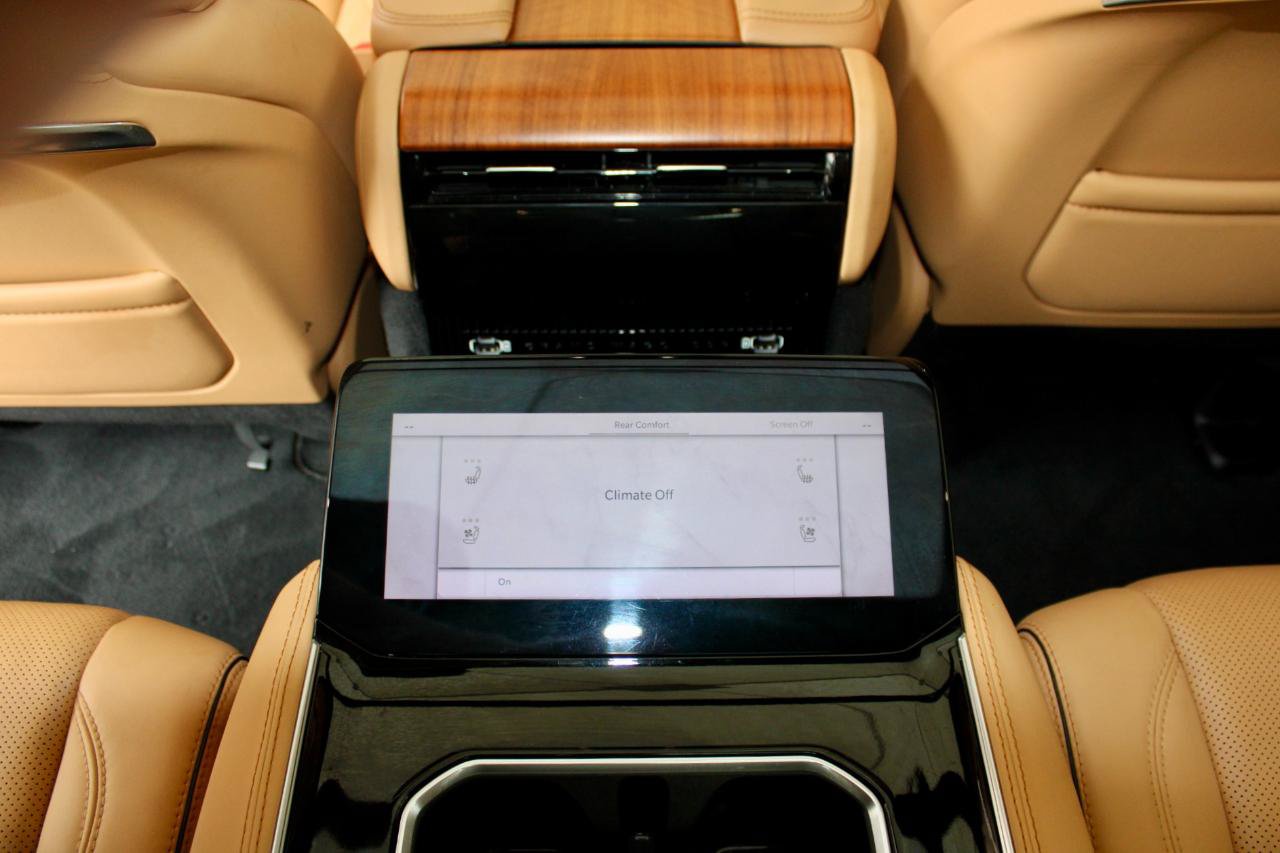 Used 2025 Jeep Grand Wagoneer L Series III AWD/4WD image 28