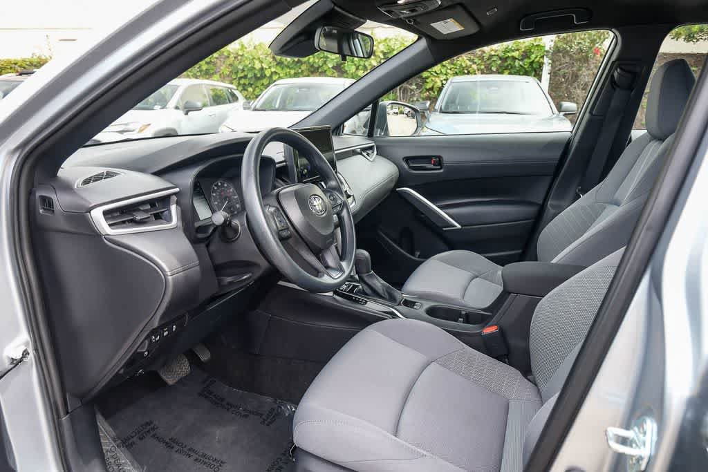Used 2025 Toyota Corolla Cross AWD Hybrid image 16